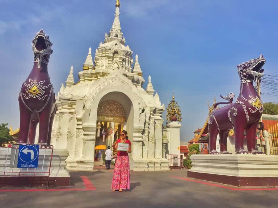 From Chiang Mai: Lamphun and Lampang Temples Tour - Lunch in Lamphun: Budget Time for Real Local Food