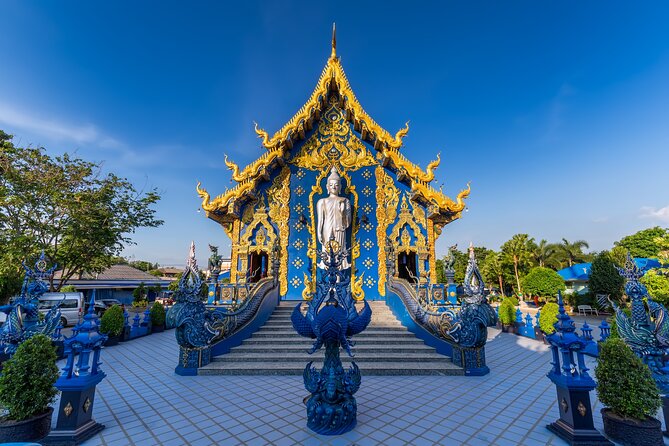 Full Day Chiang Rai 3 Temples White, Blue,Big Bhudha Temples - Buffet lunch in Chiang Rai: a fuel stop you should actually enjoy