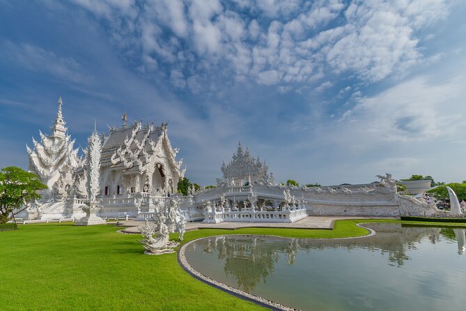 Full Day Chiang Rai 3 Temples White, Blue,Big Bhudha Temples - The schedule in real life: what feels smooth and what can drag