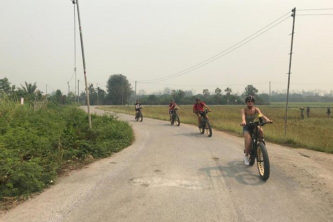 Full-day E-bike Countryside and Nam Phrae (flat-hilly, GUIDED) - How lunch, water, and included gear improve your whole day