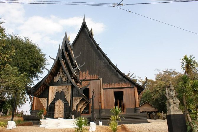 Full-Day Guided Tour of Chiang Rai Temples from Chiang Mai - Wat Rong Khun White Temple: More Than a Pretty Face