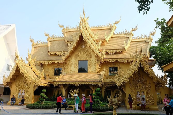 Golden Triangle, White, Black, Blue Temple Full Day Tour From Chiang Mai - Price and Logistics: What Feels Like a Deal, What Costs Extra