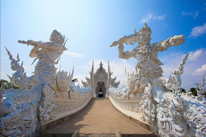 Golden Triangle & White Temple Private Tour from Chiang Mai - Mae Khajan Hot Spring: A Geyser Stop That Gets Your Day Off to a Soft Start