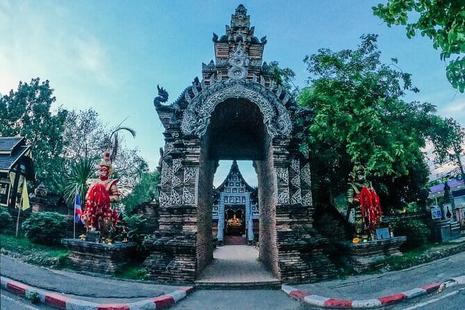 Guided Chiang Mai City Night Tour by EV Tram - The 6:00 pm start and what two hours really means