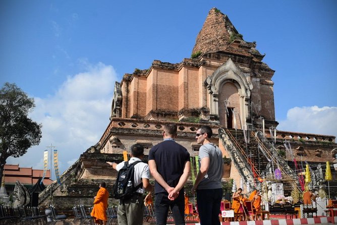 Half Day Chiang Mai City and Culture tour by Electric Tuk Tuk (Private Tour) - Stop 4: Warorot Market (Kad Luang) for Local Shopping