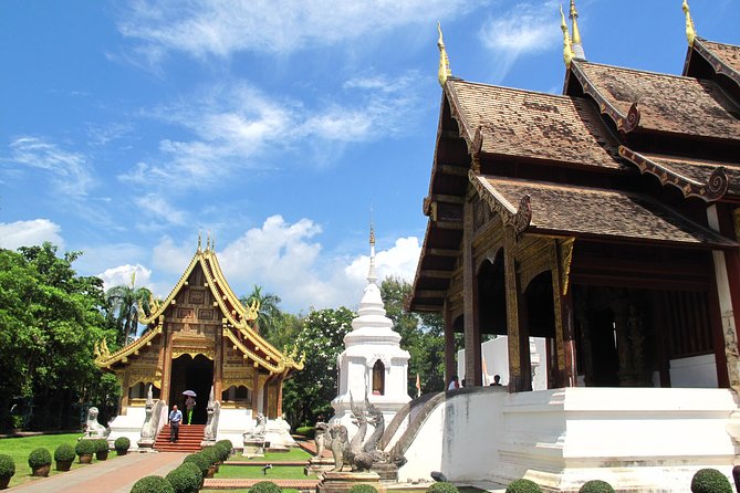 Half Day Chiang Mai City Temples & Museum Tour - Group or Private - Stop 1: Wat Phra Singh, Compound Touring Without the Guesswork