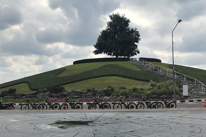 Half-day E-bike Nam Phrae (hilly, fully paved roads, GUIDED) - The paved countryside ride: orchards, views, and village life