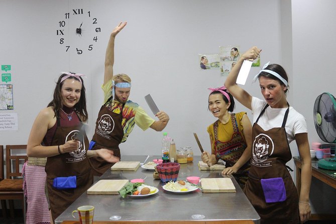 Half Day Evening Cooking Class with Market Tour in Chiang Mai - Should You Book This Chiang Mai Cooking Class at 3:30 pm?