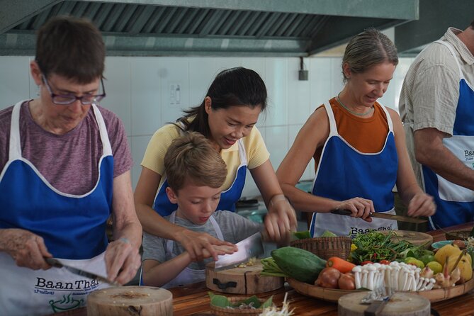 Half Day Guided Thai Cooking Class in Chiang Mai - Getting Oriented At Baan Thai Cookery School (Pickup and where to meet)