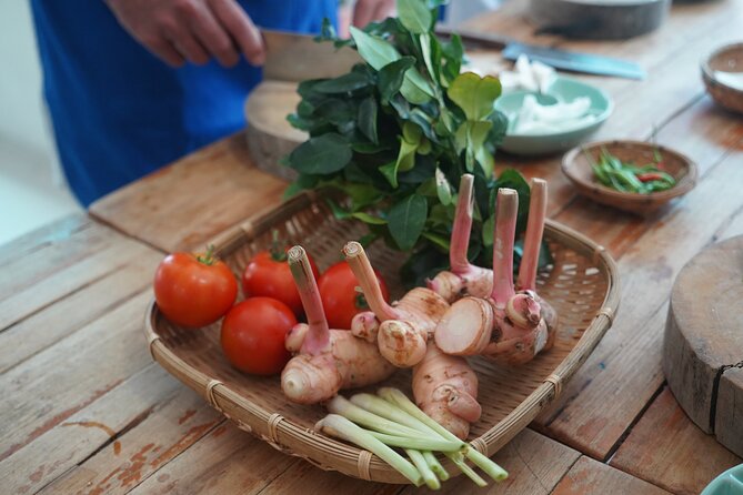 Half Day Guided Thai Cooking Class in Chiang Mai - Your Cooking Flow: Hands-On Steps and Spice Adjustments