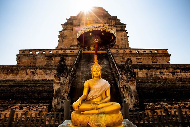 Half-Day Private Night Tour by Tuk Tuk in Chiang Mai City - Stop 1: Wat Chedi Luang, the Big Stupa at night