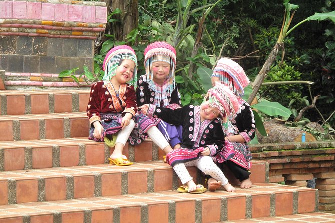 Half Day - Small Group - Doi Suthep Temple and Hmong Village Tour - Lift access, monastery dress code, and how not to get stuck