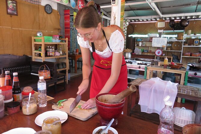 Half-Day Thai Cooking Class and Market Tour From Chiang Mai - Choosing Your 5 Dishes: The Menu Options That Actually Shape the Class