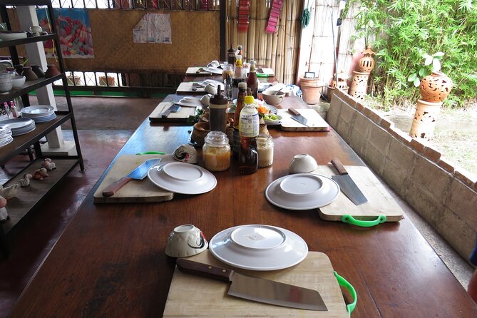 Half-Day Thai Cooking Class and Market Tour From Chiang Mai - Apple (Mr. Chang) and Dish-by-Dish Coaching
