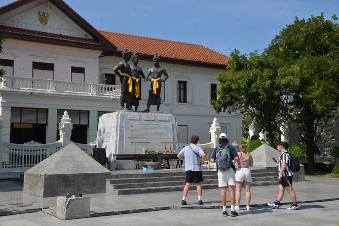 Historic Temples and City Guided Walking Tour in Chiang Mai - Why This Old City Walk Works (Even If It’s Your First Time)