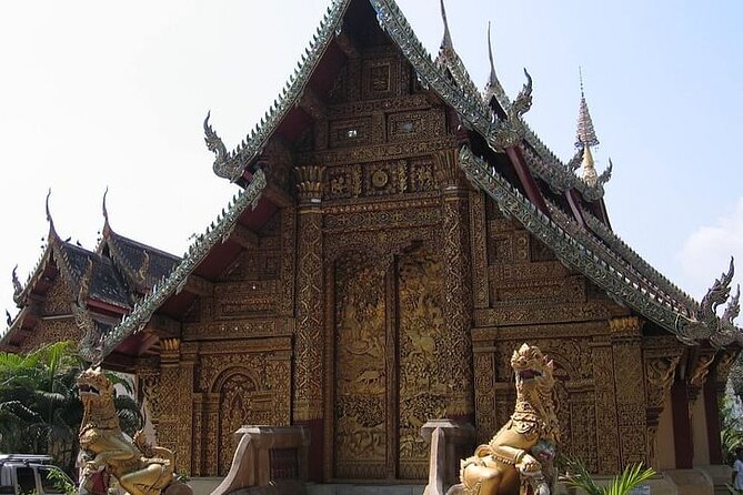 Historical City Bike Tour of Chiang Mai - Warorot Market First, Then Tha Phae Gate’s City-Gate Feel