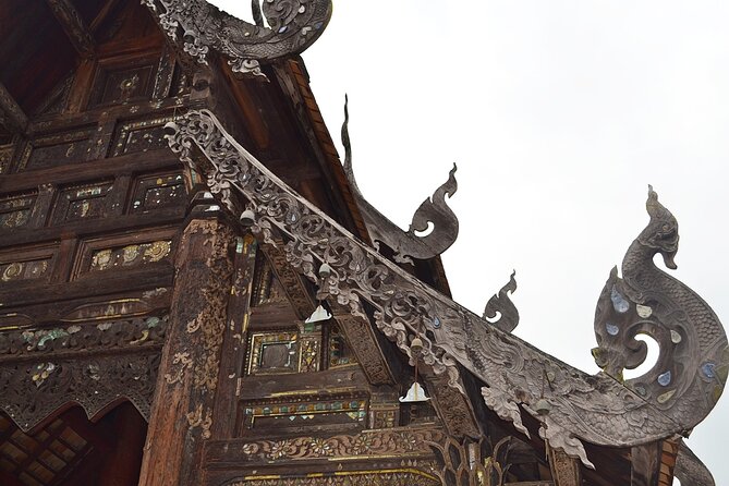 Horse Lesson+Riding+Wat Tonkwen wooden temple.Chiangmai - Lunch included, so you can keep the morning simple
