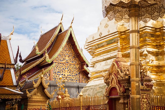 Iconic Half-Day Landmarks & Temples of Chiang Mai - Wat Chedi Luang: the 60-meter tower and the Emerald Buddha connection