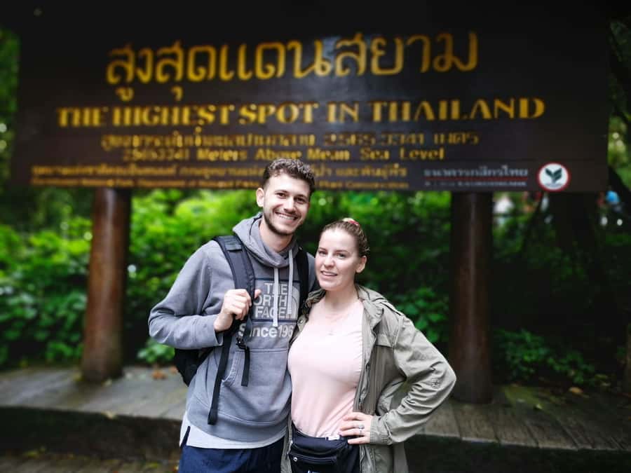 Inthanon national park, Trekking and Sightseeing in one day. - Twin pagodas: historic sites, viewpoints, and guided context