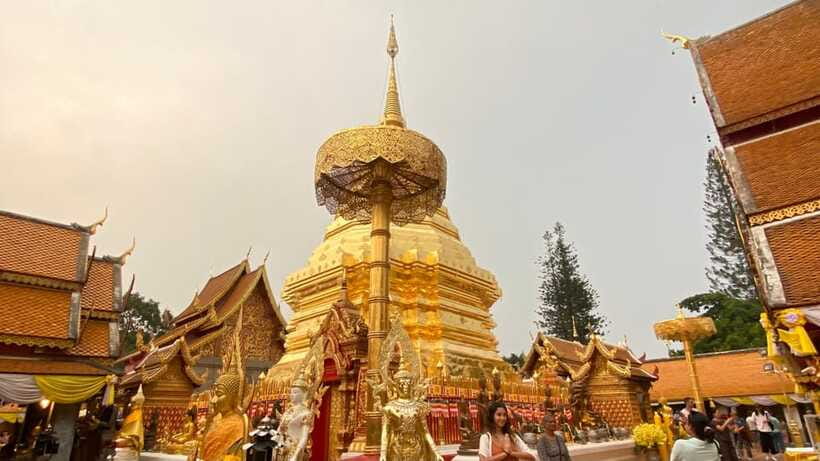 Join Chiangmai Anocheciendo - Wat Phra That Doi Suthep Monk-Led Blessing and Big Vistas