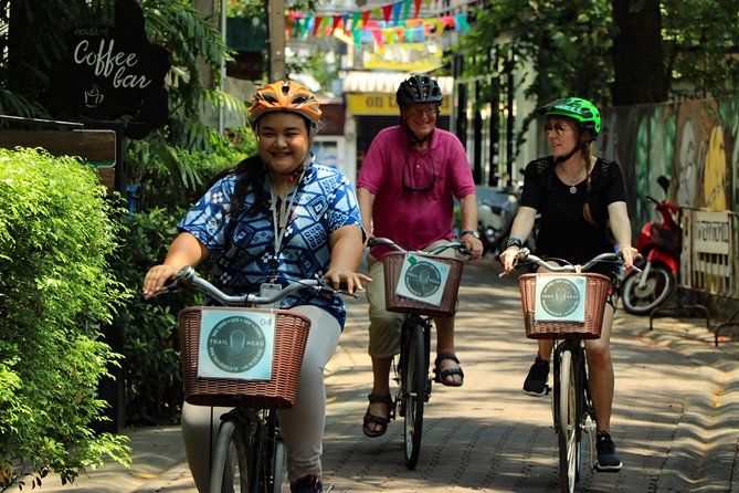 LIFECYCLING - Half Day City Bike Tour - Warorot Market (Kad Luang), tasting your way through the streets