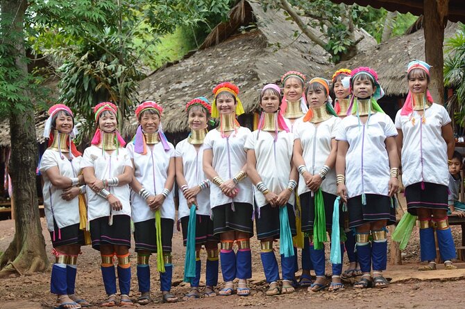 Long Neck Village, White & Blue Temple, Black House Day Tour From Chiang Mai - Mae Khachan Hot Spring: A Boiling-Warm Start in Northern Thailand