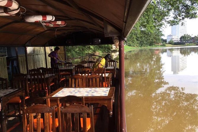 Magical Evening Dinner Cruise on the Ping River - Entering the Boat: Comfort, Capacity, and What the Cruise Portion Actually Means