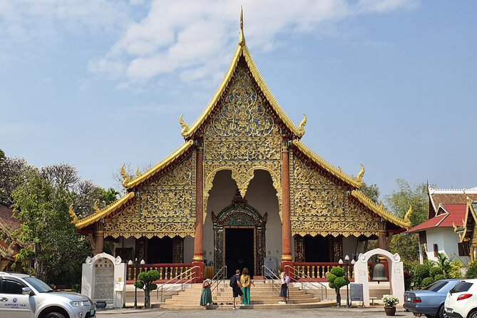 Mastering Chiang Mai Temples in Halfday - Visit 7 Temples - Wat Phrathat Doi Kham: The Golden Mountain Finish and the 17 Meter Buddha