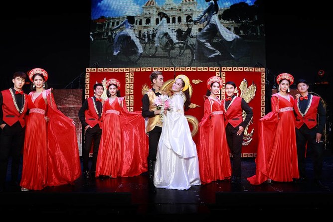 Miracle: The Chiang Mai Ladyboy Cabaret Show - What happens during the 8:00 pm show (and what to expect)