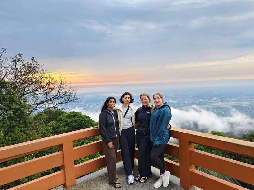 Monk trails hike, Wat Phalat, Monk chanting, Wat Doi Suthep. - Wat Phalat: sitting quietly after the forest, with meditation and monk chanting