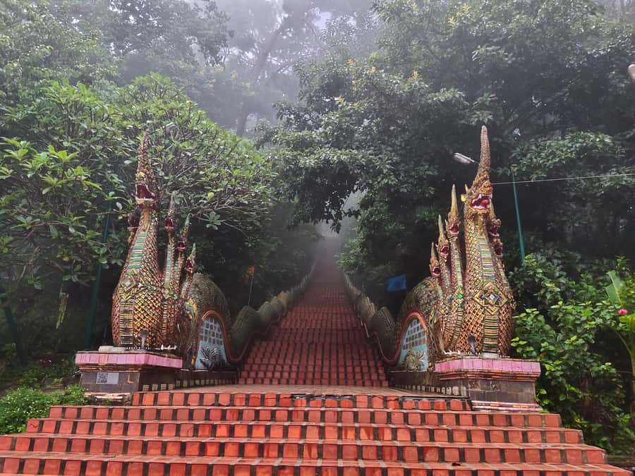 Monks chanting, Wat Doi Suthep and Wat Phalad+ Meditation - Key highlights to look for
