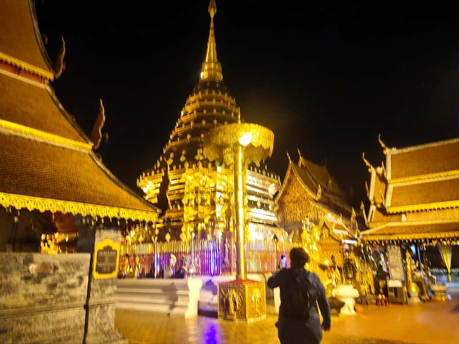 Monks chanting, Wat Doi Suthep and Wat Phalad+ Meditation - Wat Phalad in the rainforest: where the pace slows down