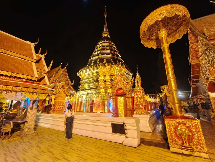 Monks chanting, Wat Doi Suthep and Wat Phalad+ Meditation - Price and value, 30 USD for three temples and a guided ritual