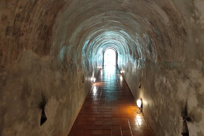 Monks trails (1 hour)-Wat Umong- Wat Phalat & Doi Suthep temple - Hotel Pickup, Two Time Slots, and Staying on Schedule