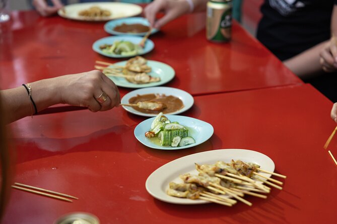 Motorbike Food Tour in Chiang Mai - Motorbikes, dinner, and six tastings in one smooth evening