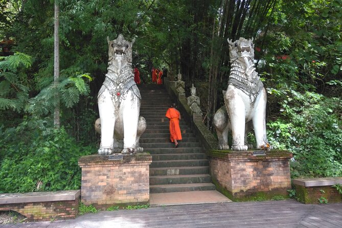 No.1 Chiang Mai: 3-Hour Monk Trail Hike to Wat Doi Suthep & Palad - Pace and difficulty: what moderate fitness really means on steep sections
