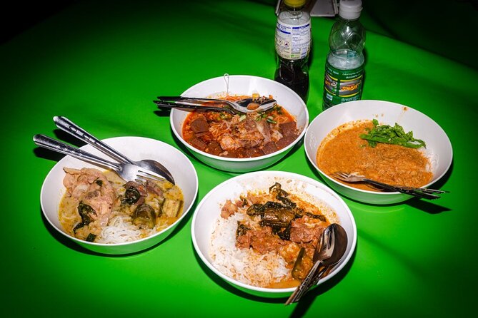 Northern Flavours Chiang Mai Food Tour with 15+ Tastings - Your Night Route: From Wat Lok Moli to Warorot Market