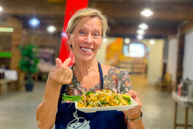 Northern Thai Cooking Experience in Chiangmai - Arrival Treats: Chili Dip, Fried Snacks, and Herbal Drink