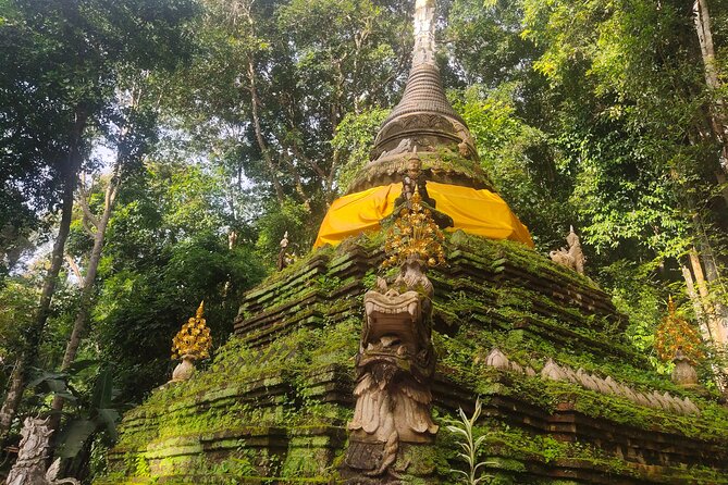 Old city & temples tour + Doi Suthep temple & famous CNX. lunch - Khao Soi Lunch, Served in the Middle of the Day