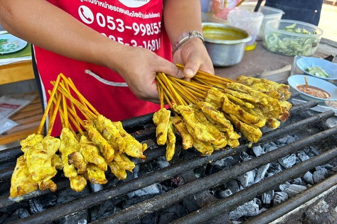 Old Town Chiang Mai Food Tour with 10+ Local Dishes Tastings - Why This Old Town Chiang Mai Walk Works So Well