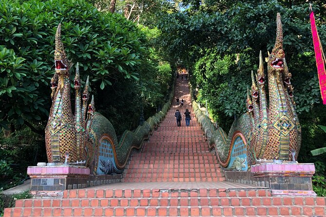 One Day Tour Doi Suthep Temple, Palad Temple, Orchid Farm, Longneck hill tribe village (Private tour) - Karen long neck village: what you’ll see in 45 minutes