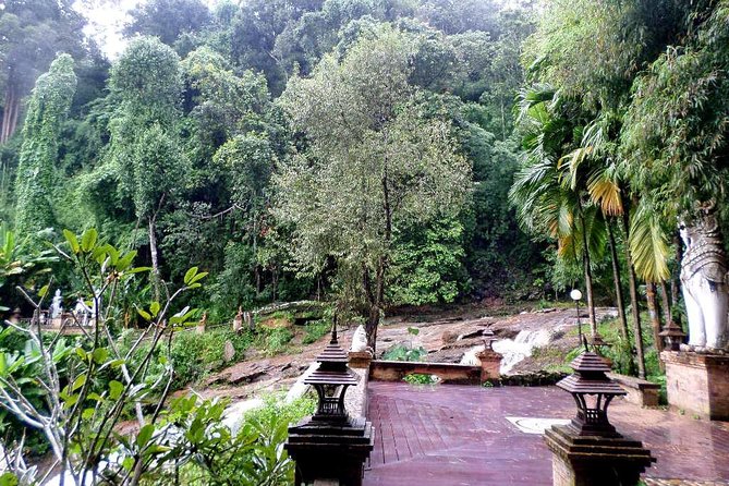 One Day Tour Doi Suthep Temple, Palad Temple, Orchid Farm, Longneck hill tribe village (Private tour) - Timing, dress code, and how to avoid the common annoyances