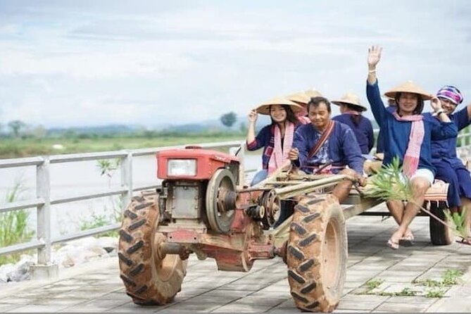 Private 4 day Tour in Chiang Mai and Chiang Rai - Day 3 in Chiang Rai: White Temple, Golden Triangle, and an evening in Chiang Saen