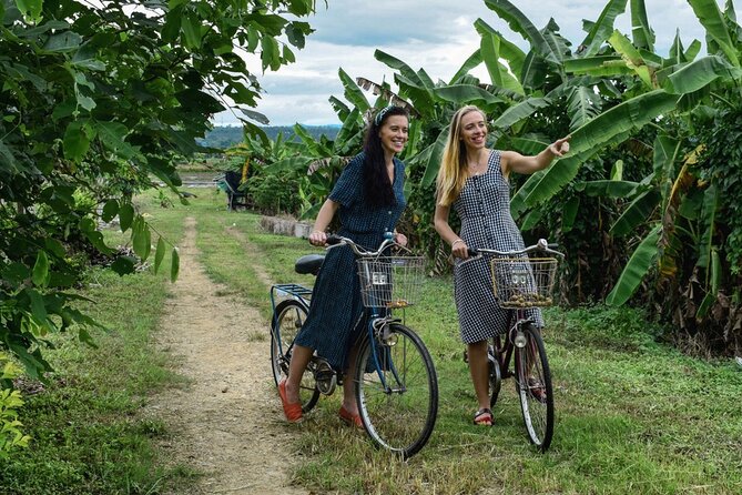 Private Bicycle Tour to Chiang Mai and Thai Cooking Class - Hotel Pickup, Umbrella Village Prep, and Why It Starts Easy