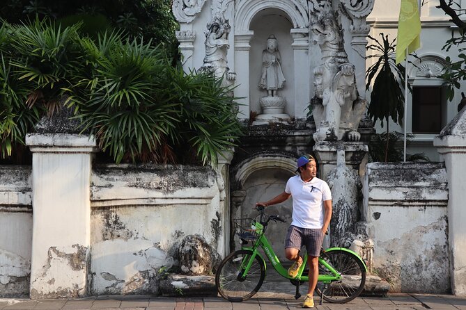 Private Chiang Mai Half-Day Bike Tour - Silver Temple at the finish, when plated silver changes its mood