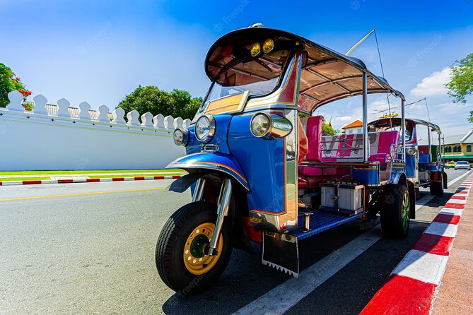 Private Chiang Mai Old City Half Day Tuk Tuk Tour - Stop 1, Tha Phae Gate and the Moat Canal: Your Orientation Starter Pack
