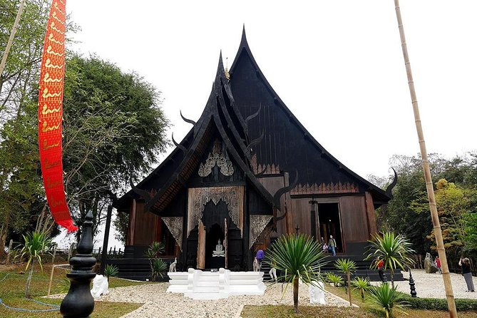 Private Chiang Rai White and Blue Temple with Black House - What kind of person should book this tour