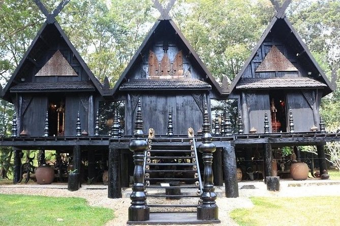 Private Chiang Rai White and Blue Temple with Black House - Should you book this private Chiang Rai tour?