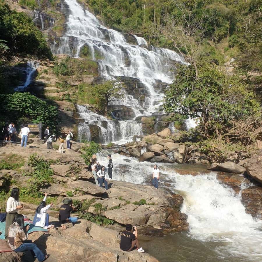 Private Day Tour Doi Inthanon With Mae Ya Waterfall - Mae Klang Luang and the White Karen Coffee Break