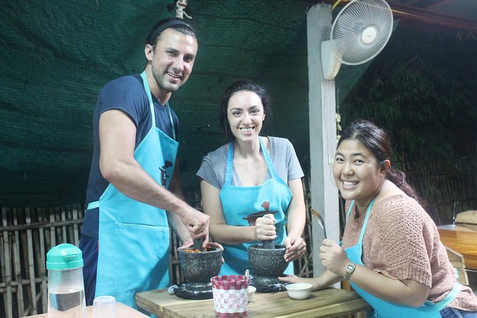 Private Dinner Cooking Class with Benny in Chiang Mai - Cooking the lineup: curry paste, soup, noodles, curry, dessert